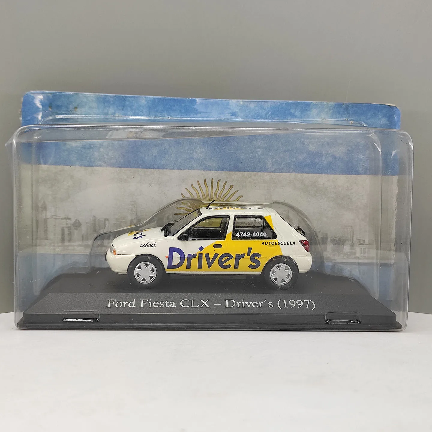 modele-de-voiture-en-alliage-clx-driver's-1997-a-l'echelle-1-43