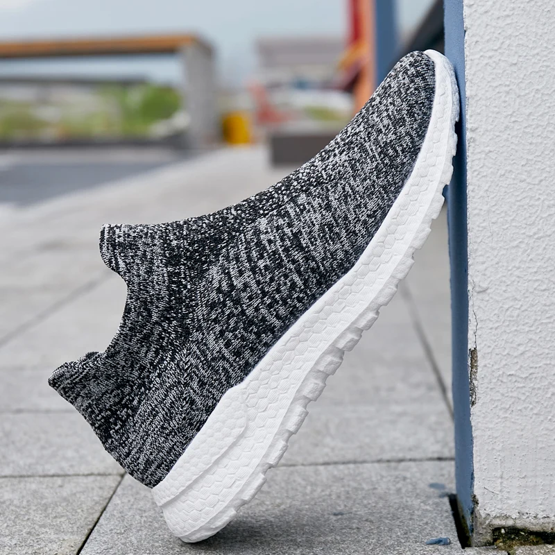 

New Soft Walking Shoes Convenient Durable Comfort Sneakers Simple Stylish Multifunctional Runing Shoes Men Women in Sizes 35-46