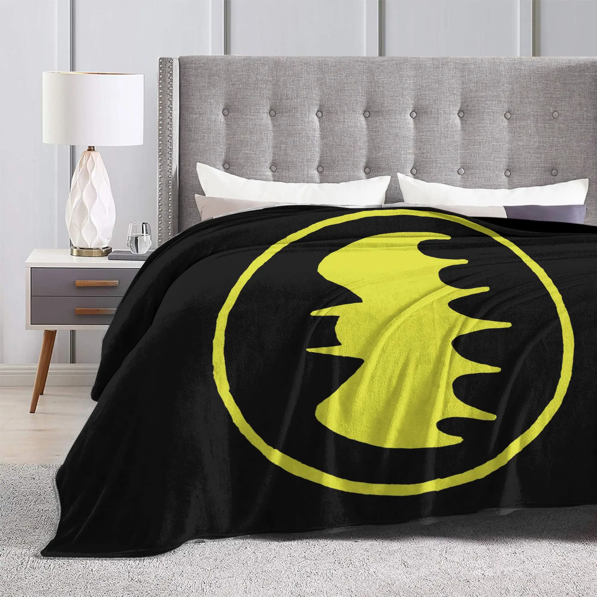 ผ้าห่มโลโก้วงกลมสีเหลืองของแบท - Home Textiles Blanket บทวิจารณ์และราคา