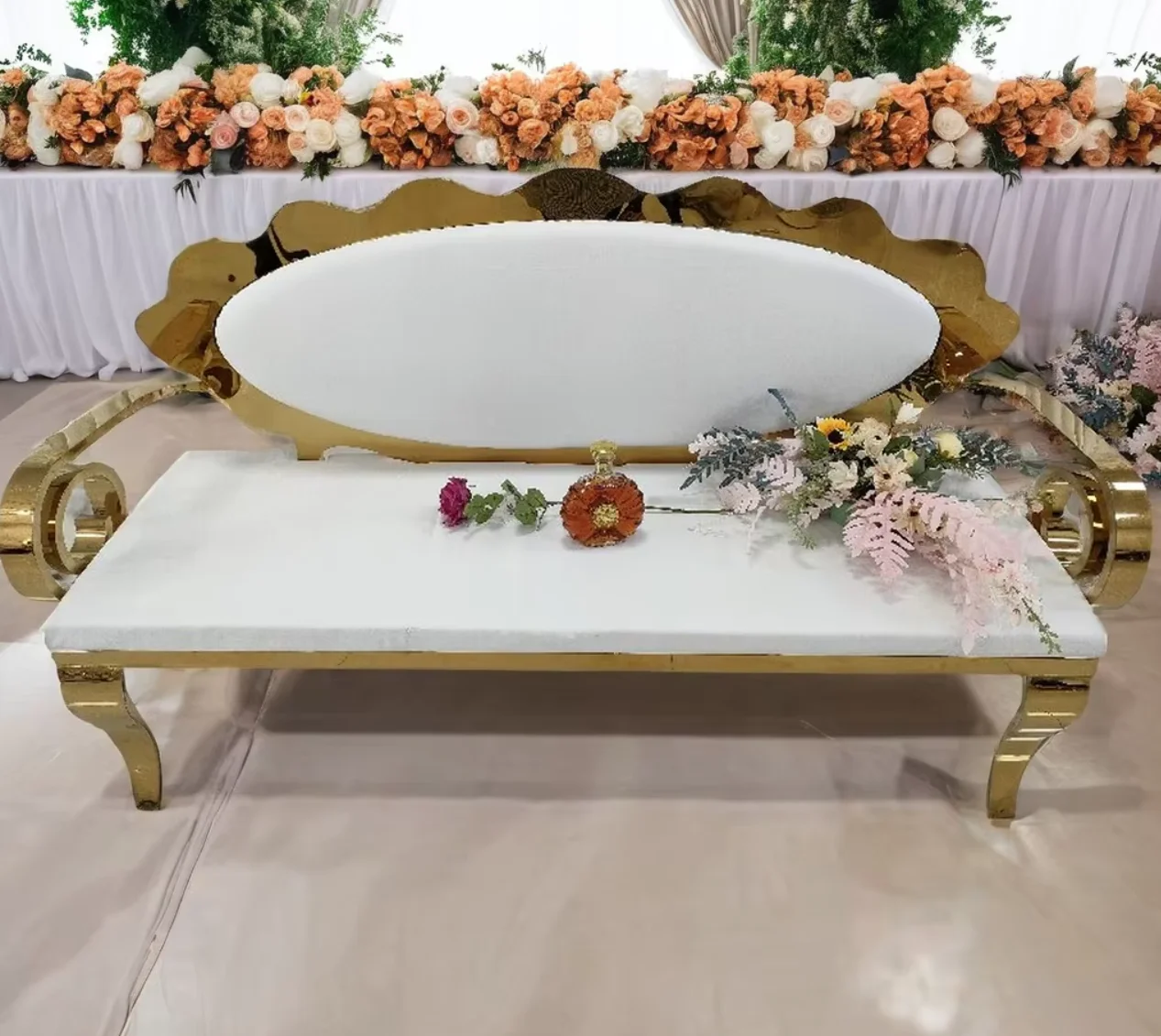 Luxury White PU Leather Round Banquette Booth Sofa with Tufted Central Pillar for Wedding & Banquet
