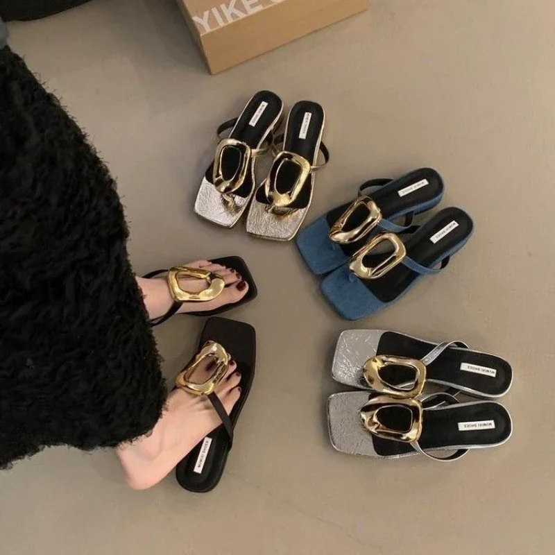 High Appearance Horizontal Square with Clamped Feet Open Toe Metal Decoration Sexy Elegant Comfortable Non-slip Slippers Women