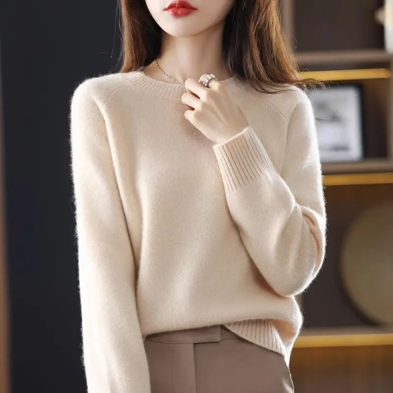 

New Round Neck Short Sweater for Women Loose and Slimming with a Stylish Look Paired with a Solid Color Knit Base Sweater