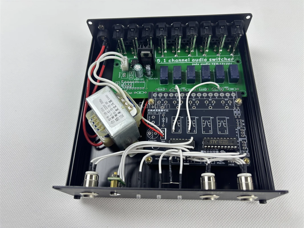 Excellent  5.1 Channel Audio Switcher 2 Input 1 Output Audio Input Selector 5.1CH Audio Switcher With Remote Control