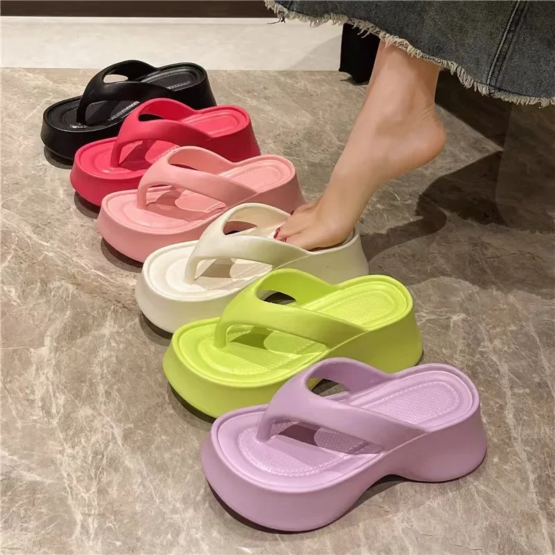 Zapatillas de plataforma EVA a la moda para mujer, sandalias de cuña con Clip dedos de Color sólido para mujer, chanclas de playa antideslizantes de suela gruesa de verano 2025