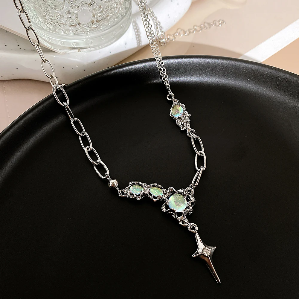 فضية اللون Y2K Moonstone قلادة القلائد للنساء العصرية كريستال الزركون الصليب قطرة الماء قلادة غير متناظرة مجوهرات هدية