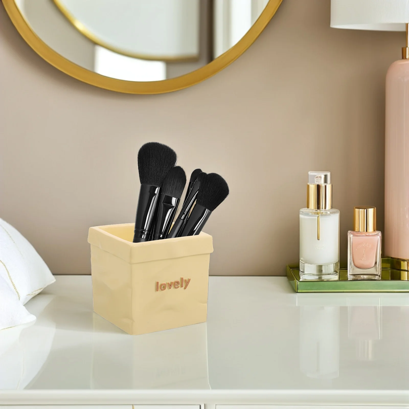 

Office Desk Storage Pen Holder for Desktop Container Organizer Makeup Brush Case Resin Stand Supplies Cute Cup
