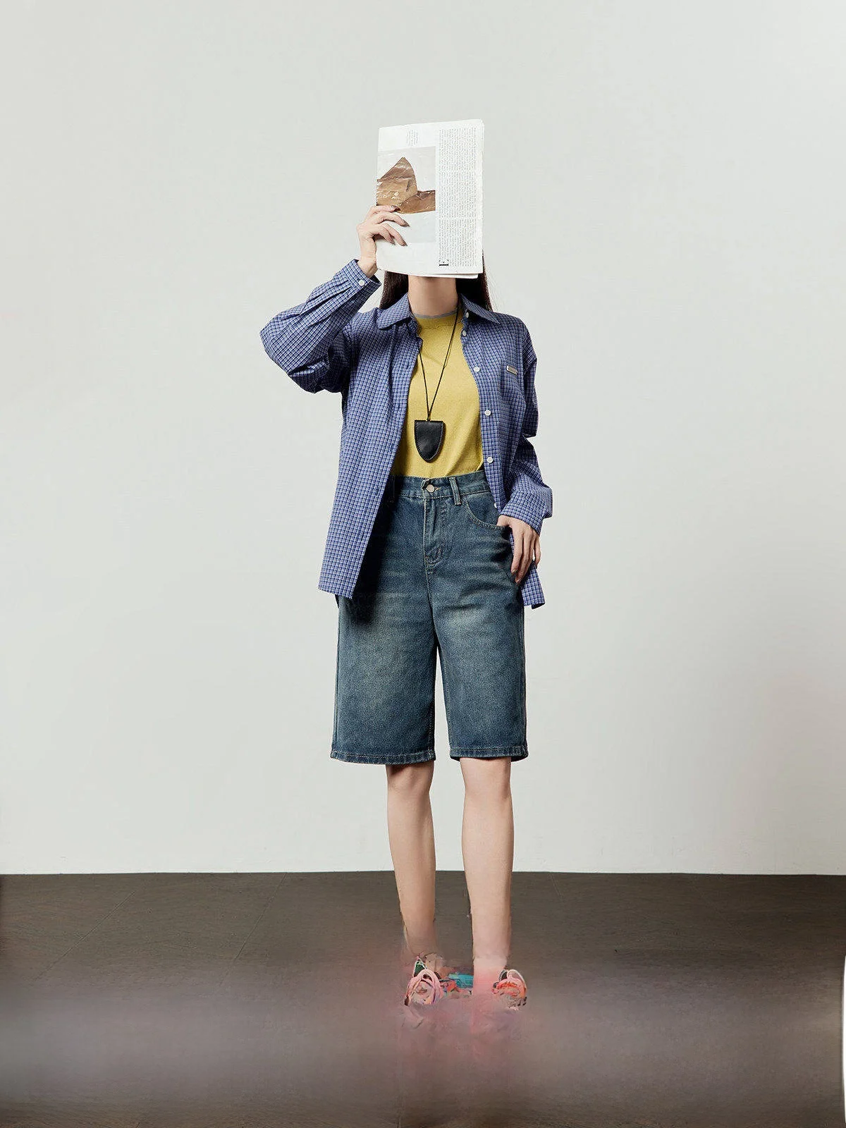 

Синие джинсы из денима с эффектом потертости, женские, летние 2025, новые, свободные, повседневные, с высокой талией, укороченные, нейтральные, износостойкие