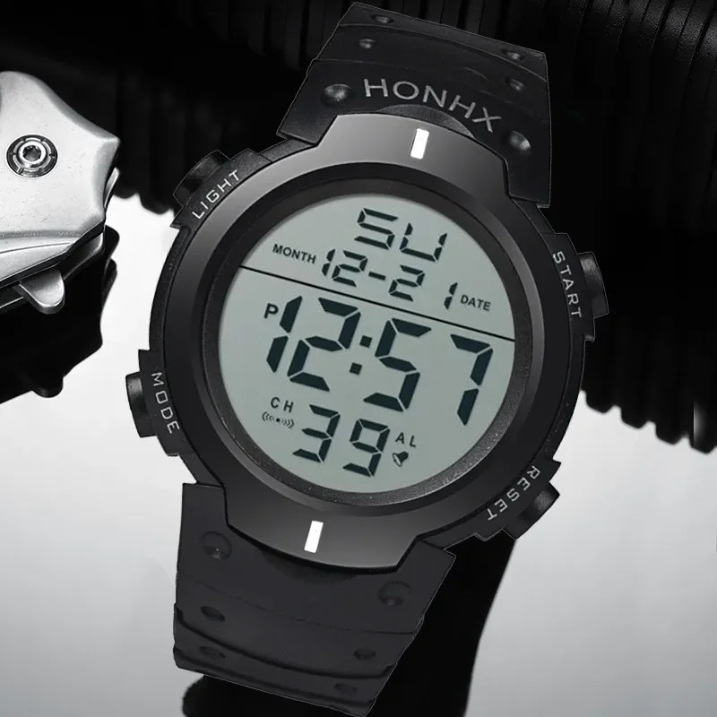 ساعة إلكترونية للرجال رياضية للرجال مقاومة للماء ومضيئة ومتعددة الوظائف للياقة البدنية في الهواء الطلق وشاشة كبيرة