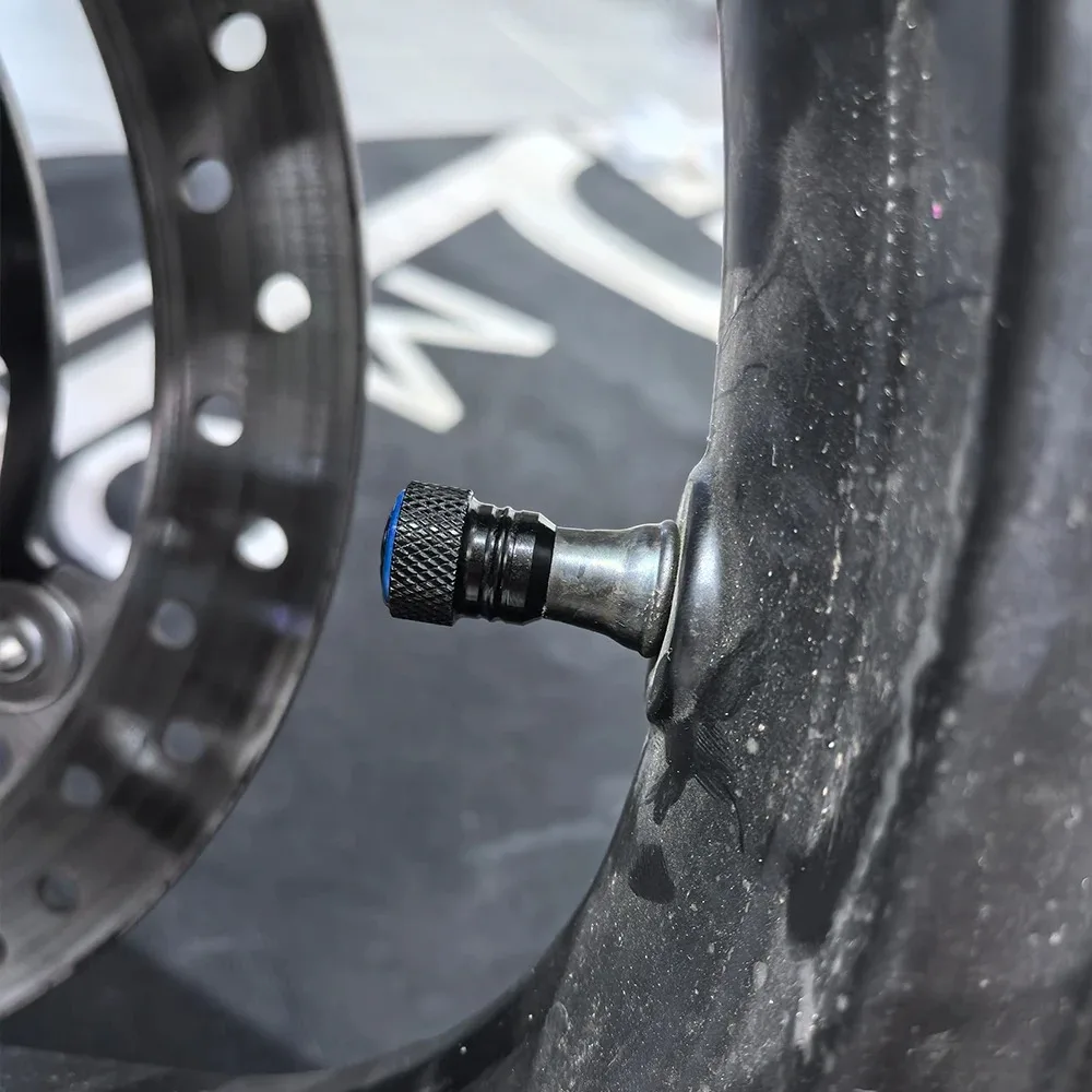 ل CFMOTO 800MT 800MT-X 800MTX MT800 CF 800 MT 2021-2025 2026 دراجة نارية الجانب حامل الموسع وسادة دعم مسنده صمام قبعات