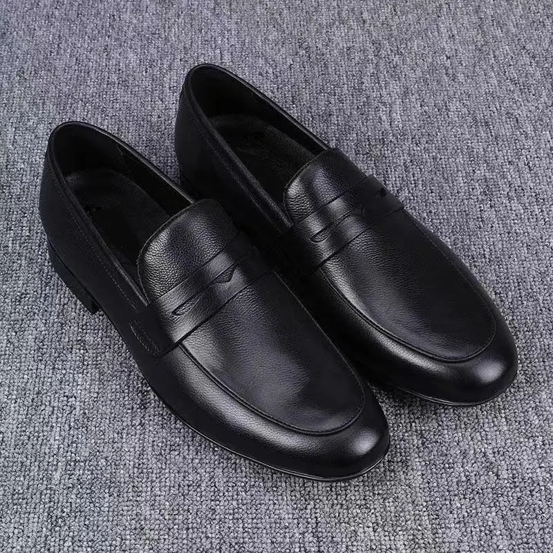 2026 New Soft Leather Men Loafers Slip On Casual Business Driving Shoes Round Toe