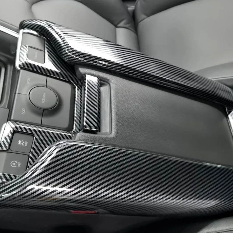 ABS ألياف الكربون مركز وحدة التحكم مسند الذراع غطاء غطاء إطار الكسوة ملصق ل 2024 + تويوتا جراند هايلاندر الملحقات الداخلية #3
