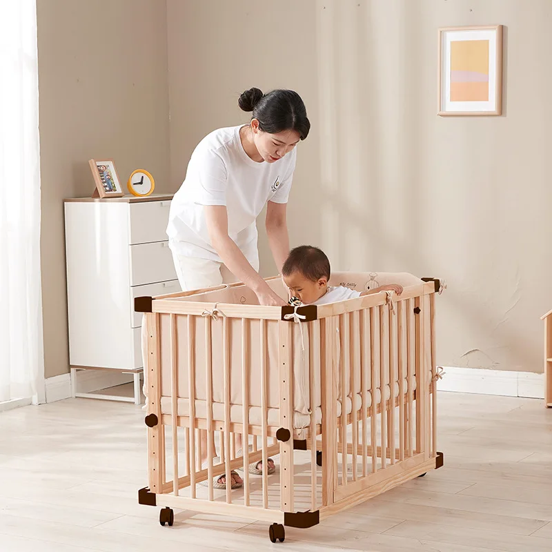 2024 New Eco-friendly Multi-functional Beech Baby Crib Splicing Movable Children's Bed Double-layer Baby Cot in Stock
