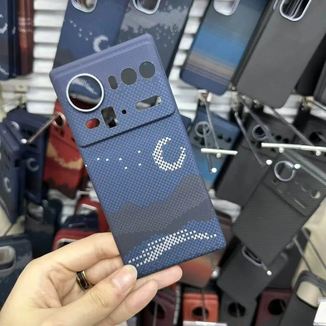 حافظة MagSafe لهاتف Nubia Z80 Ultra من ألياف الكربون غطاء مغناطيسي رفيع للغاية وخفيف الوزن ومضاد للخدش