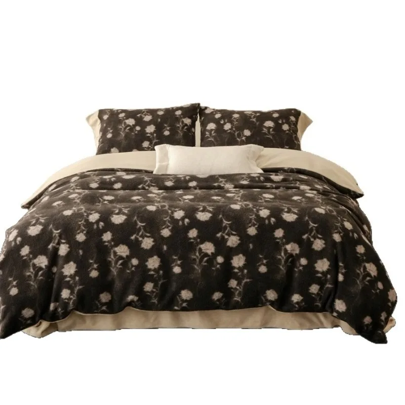 Dark night flower shadow autumn and winter bionic wool milk fleece four-piece set button flower printing splicing