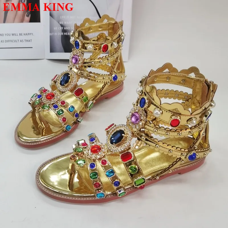 الفتيات الفاخرة الذهب حجر الراين الصنادل النساء أزياء حزب متجرد أحذية الصيف كريستال الماس أحذية الزفاف الصنادل المسطحة النساء