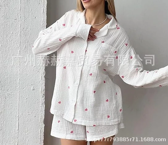 

Fashion Love Printed Pajamas Two Piece Set for Leisure, Comfortable and Soft Women's Home Furnishings, Casual Shorts Set