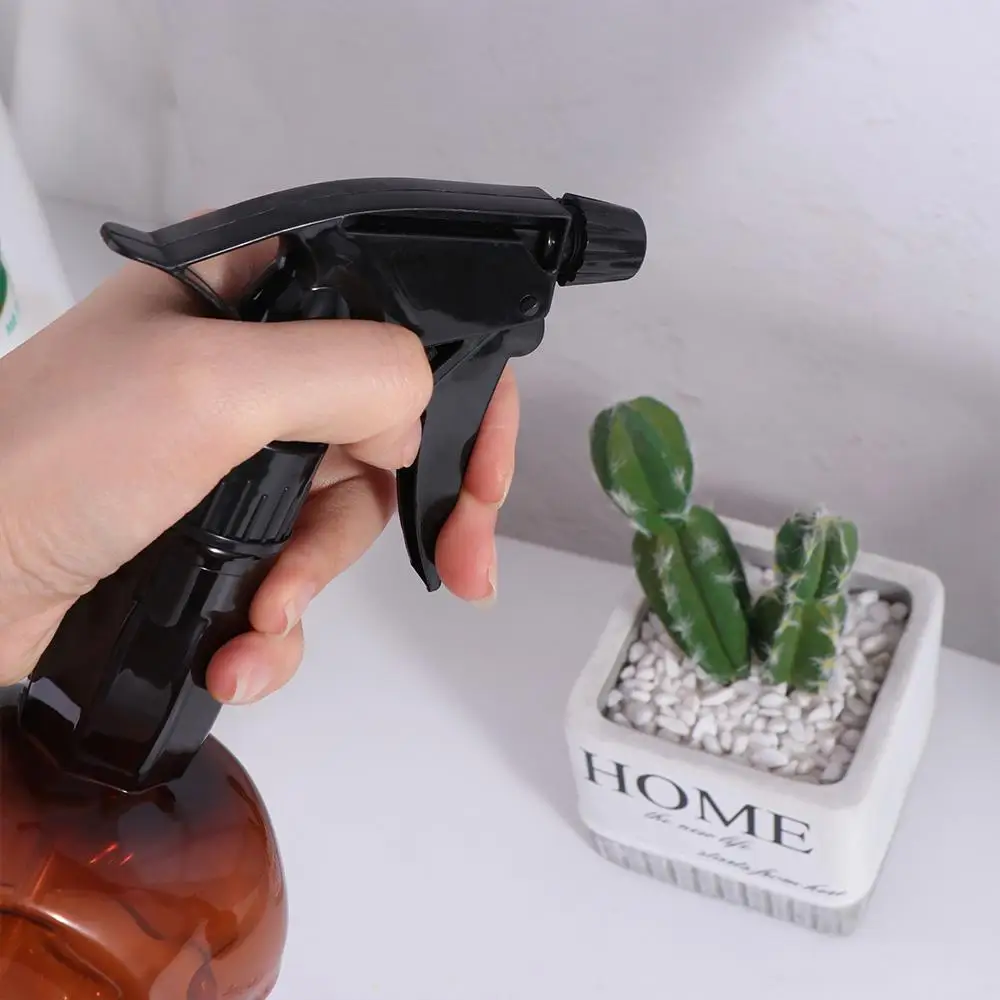 Skull Head Design Hairdressing Spray Bottle Continuous Large Capacity Mist Watering Can Retro Portable Refillable Bottles Salon