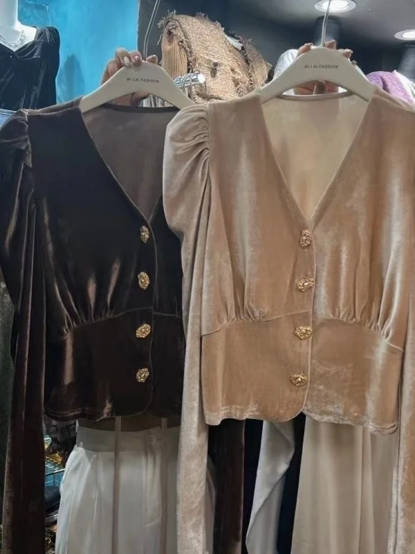 

Slimming Velvet Shirt Vintage Waist-Cinching Button-Up Long Sleeve V-Neck Bubble Sleeve Top Fashionable Autumn 2025 Women's F...