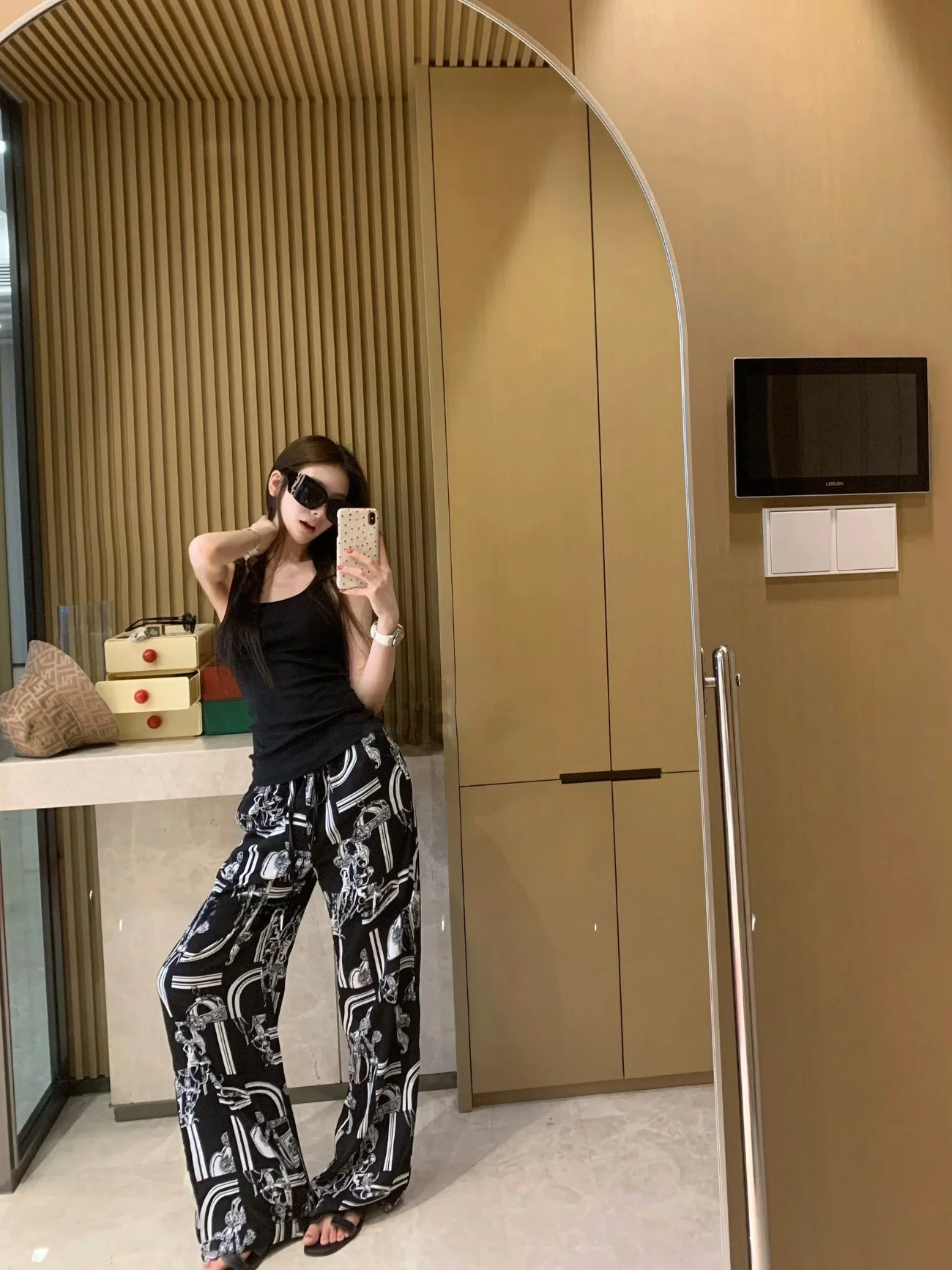 

Slimming Wide Leg Pants Women's Casual Geometric Print Loose Fit Satin Acetate Fabric Floor Length Casual Trousers