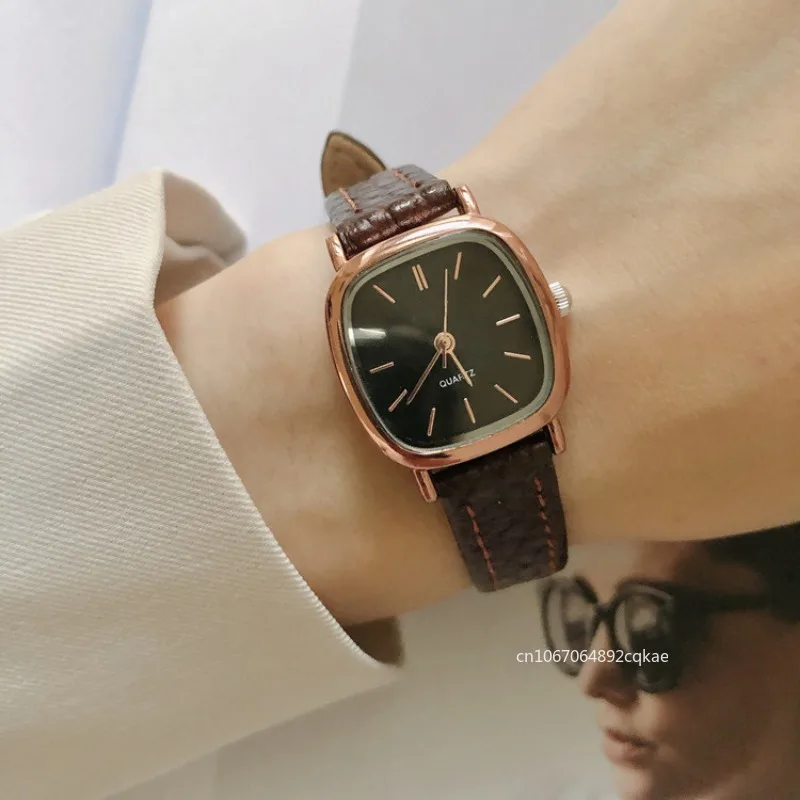 Women Watches Vintage Small Dial Watch Sweet Leather Strap Casual Women\'s Watches Bracelet Quartz Ladies Watch Women Clock Wrist