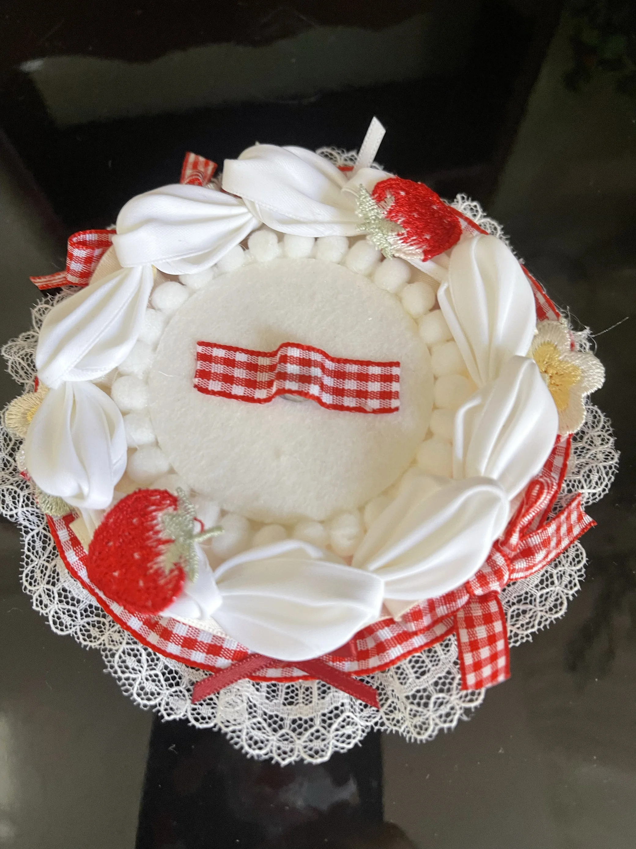 

red Strawberry cake badge holder vintage hand made Ita bag lace Badge Rosette Decoration Anime cosplay Lolita ribbon Accessories