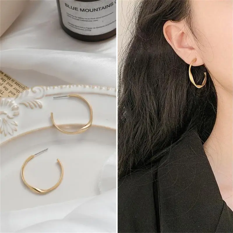 925 Silver Needle Retro Earring Geometric Luxury Golden Earrings Advanced Irregular Circle Earhook Exaggerated Earrings