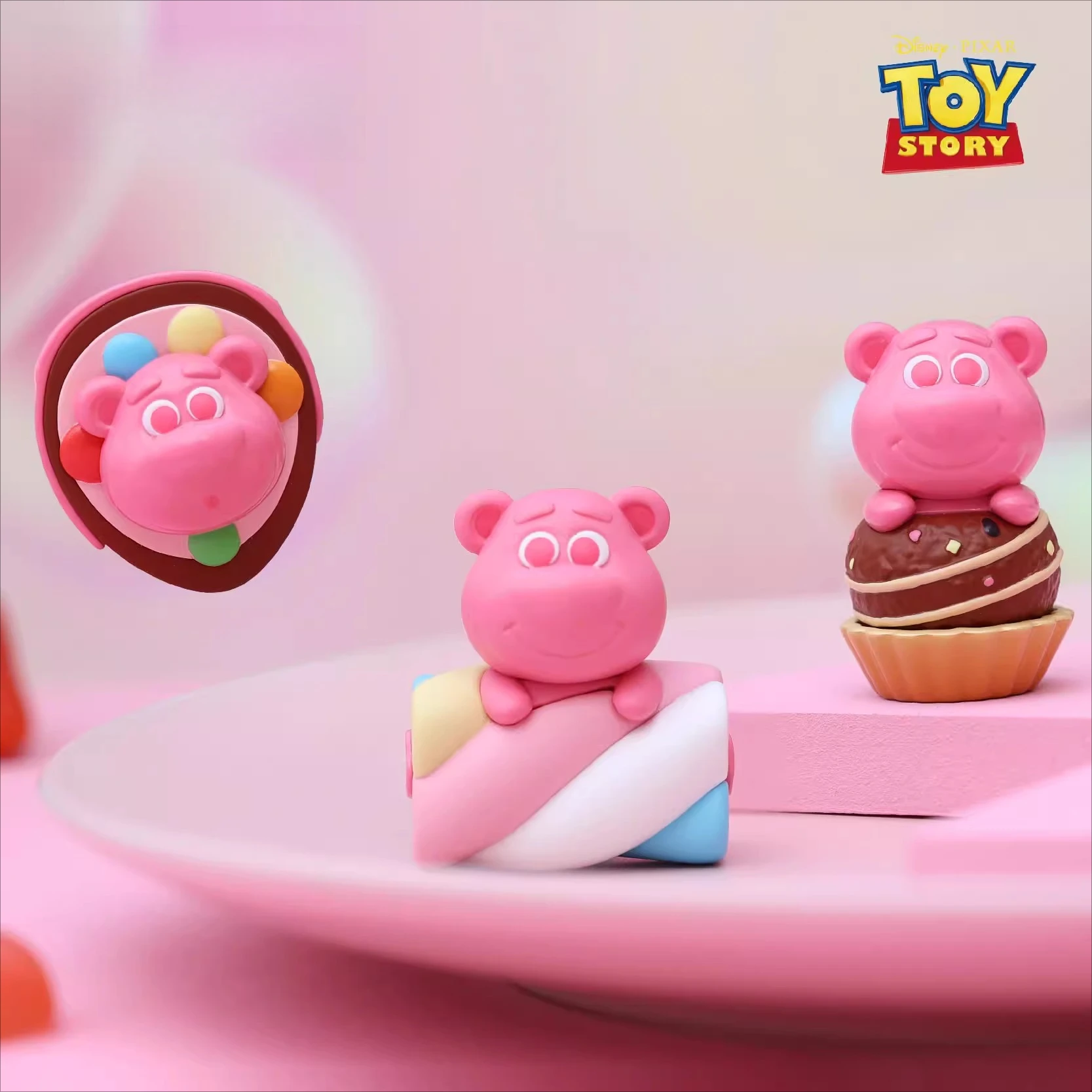 Disney pixar morango urso caixa cega, figuras colecionáveis temáticas doces, brinquedo história surpresa série aleatória conjunto de modelo colecionável