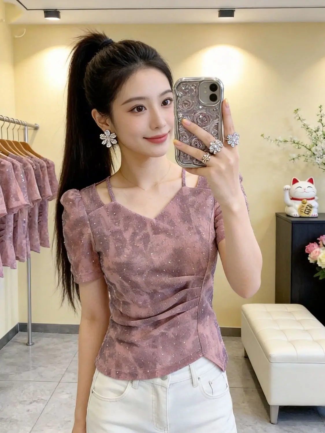 

Elegant V-neck Short-sleeved T-shirt Women's Summer Design Sense Pleated Slim-fit Waist-cinching Bubble Sleeve Top