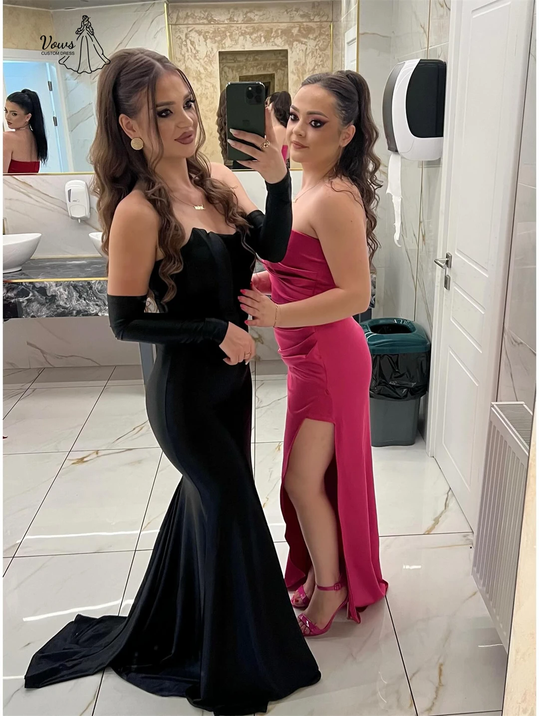 فساتين الحفلات المسائية الأنيقة من قماش الساتان للنساء فساتين لحضور الحفلات الموسيقية 2025 فاخرة مصنوعة حسب الطلب تنورة ذيل السمكة السوداء رداء سهرة