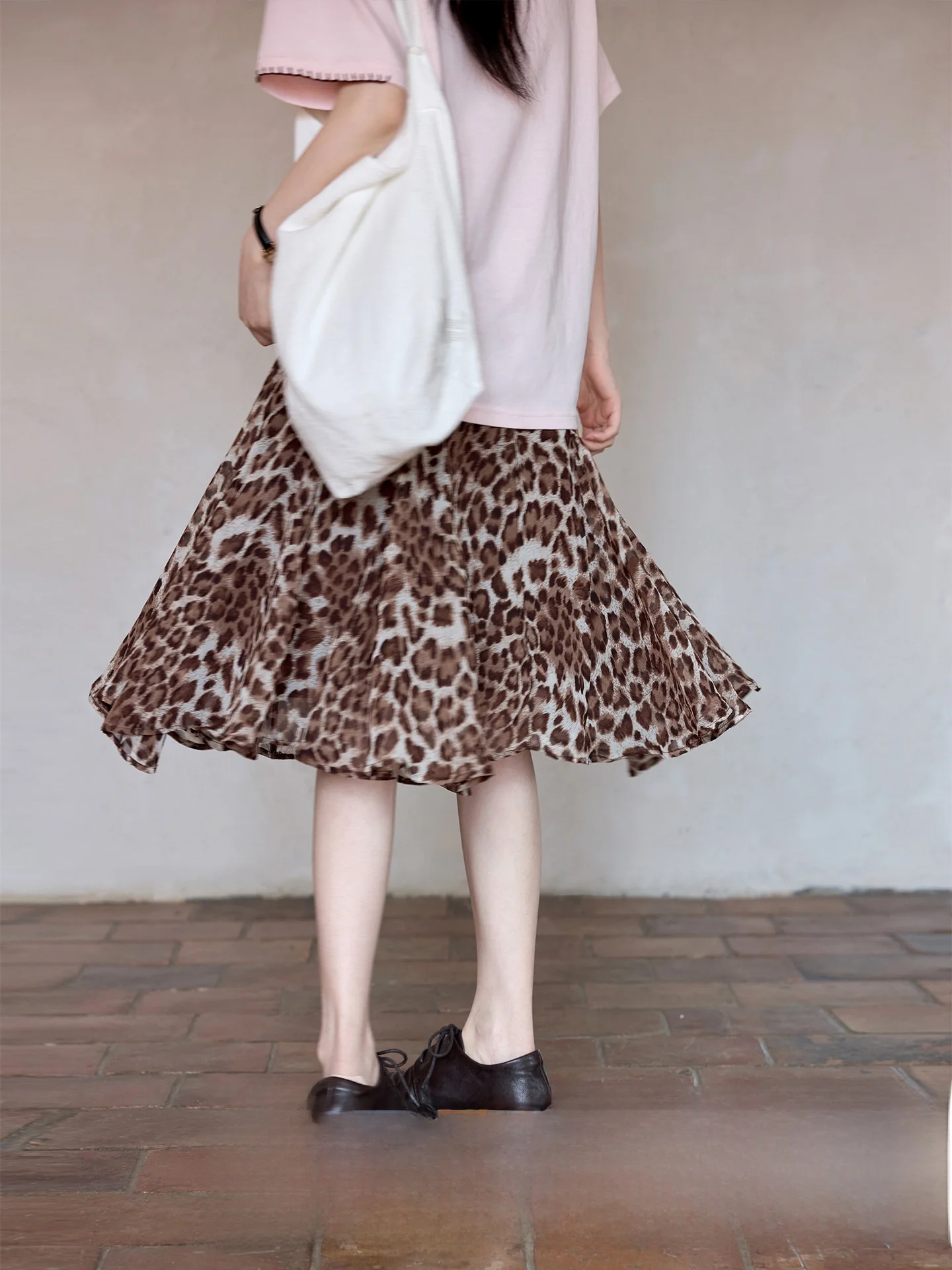 

Elegant A-Line Midi Skirt with Leopard Print in Caramel Color High Waist Korean Style Half-length Skirt for Women Summer 2026