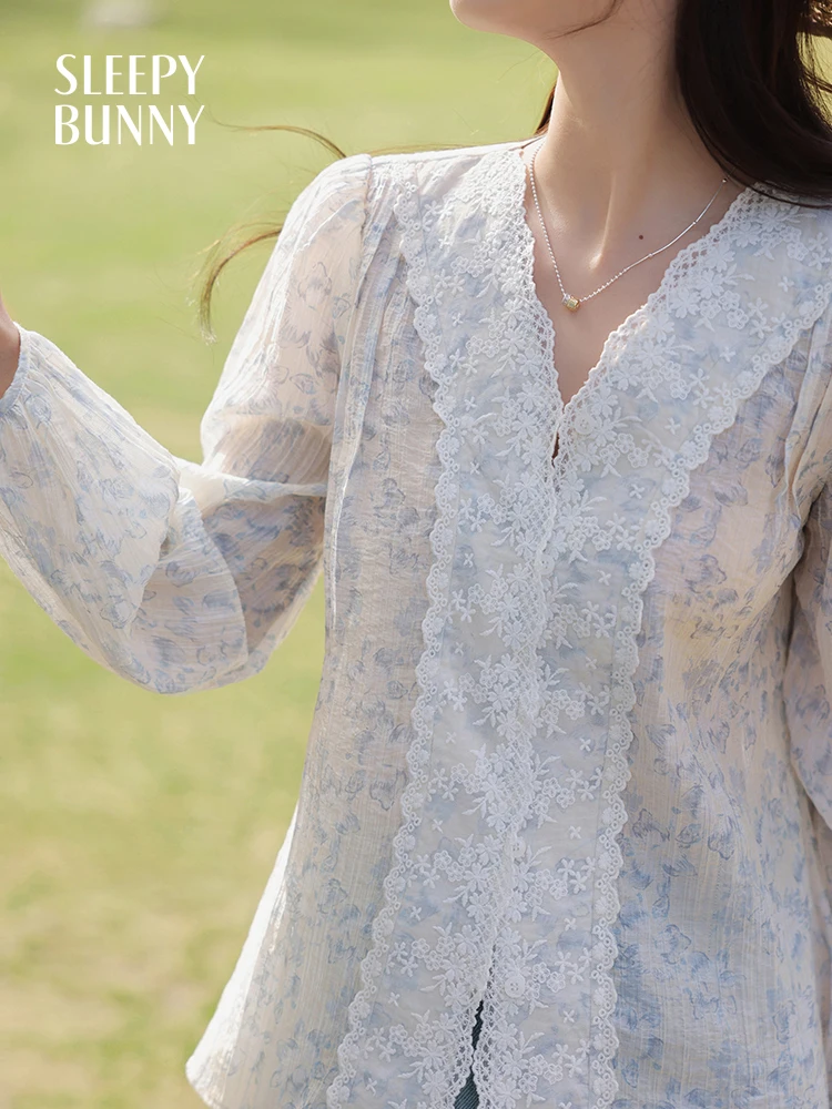 

Lace Trim Floral Blouse Women Summer Puff Sleeve Vintage Loose Fit Elegant Lightweight Button Down Shirt Top with Ruffle Detail