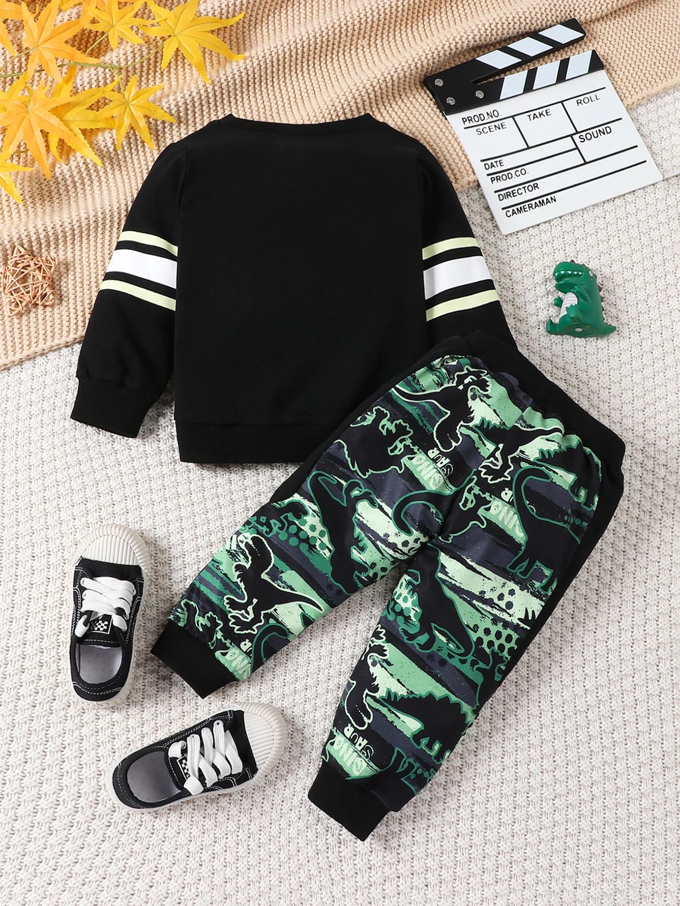 Two piece spring and autumn baby boy fashion casual letter printed long sleeved hoodie and dinosaur printed pants set