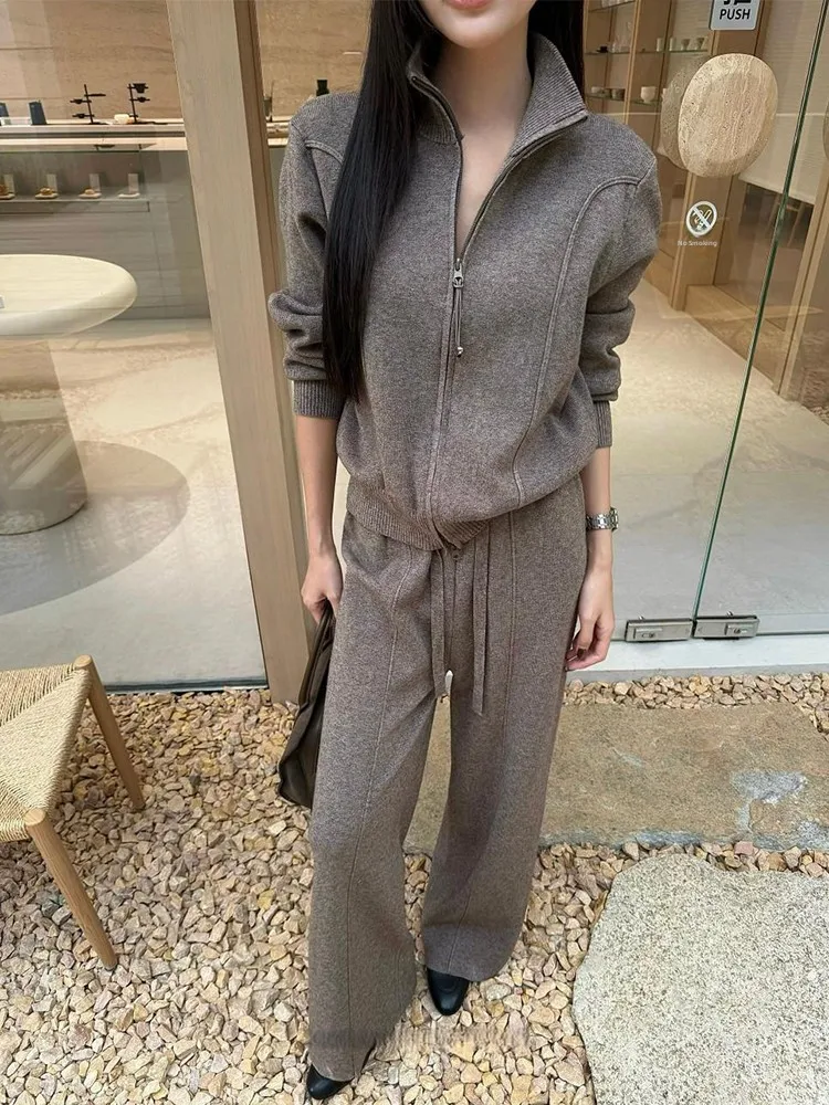 

Повседневный спортивный костюм для женщин: комплект из двух предметов с широкими брюками с высокой талией и топом, удобный, с длинными рукавами и молнией