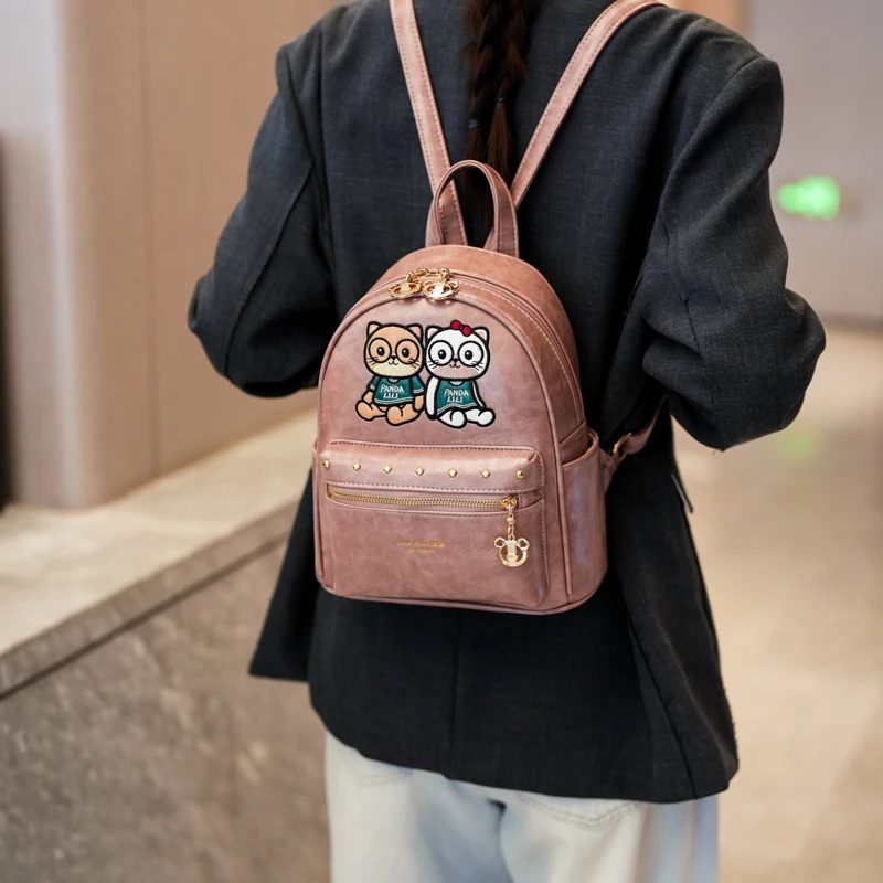 حقيبة ظهر عصرية للسفر والترفيه في الهواء الطلق ذات سعة كبيرة حقيبة ظهر مطرزة لطيفة للنساء حقيبة كتف للنساء 2026 جديد