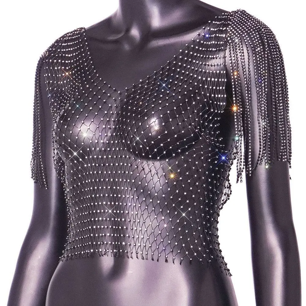 Haut en résille scintillant avec pompons, style châle, orné de strass, pour un look séduisant, type cache-maillot ou gilet