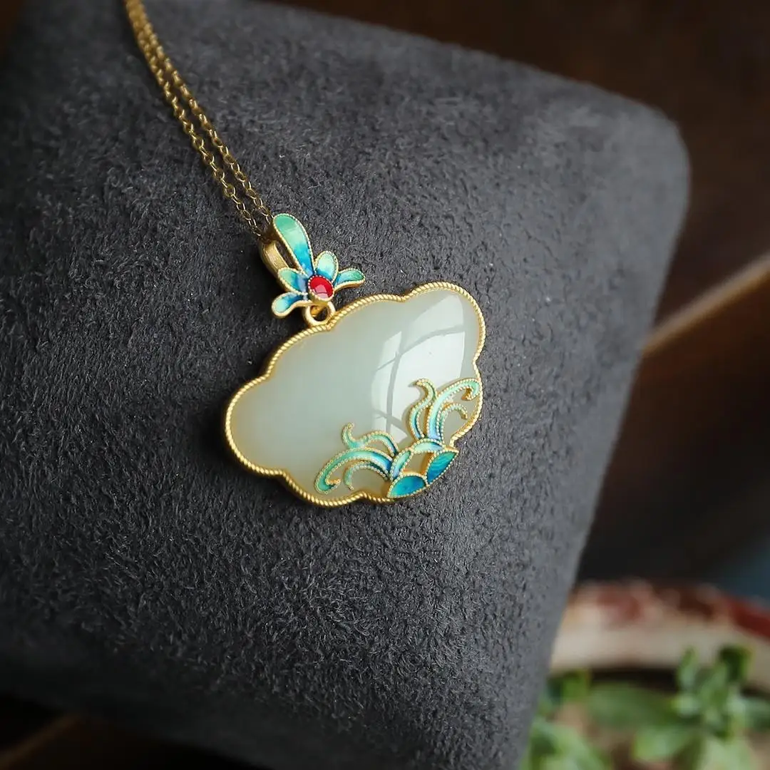

Chinese style old Beijing burnt blue gilt burnt blue magnolia and Hetian jade pendant Ruyi necklace temperament