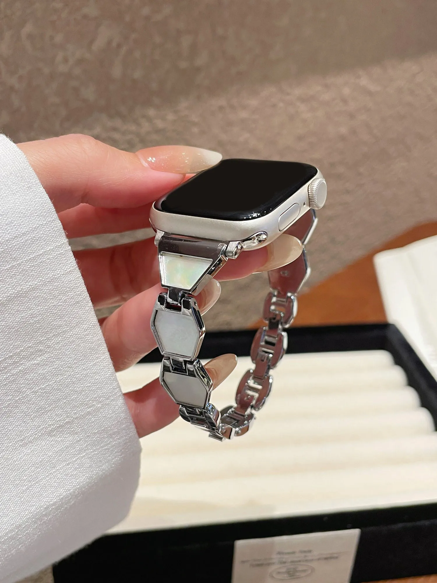 Excellent shaped metal strap For Apple Watch band women Series S11/10/7/6/5/9 40mm 41mm 42mm 44mm 45mm 46mm Strap
