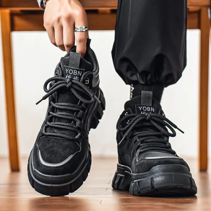 

Мужские стильные массивные ботинки DAWSRi – прочная конструкция с мягкой стелькой и смелыми черно-серыми цветами для активного образа жизни