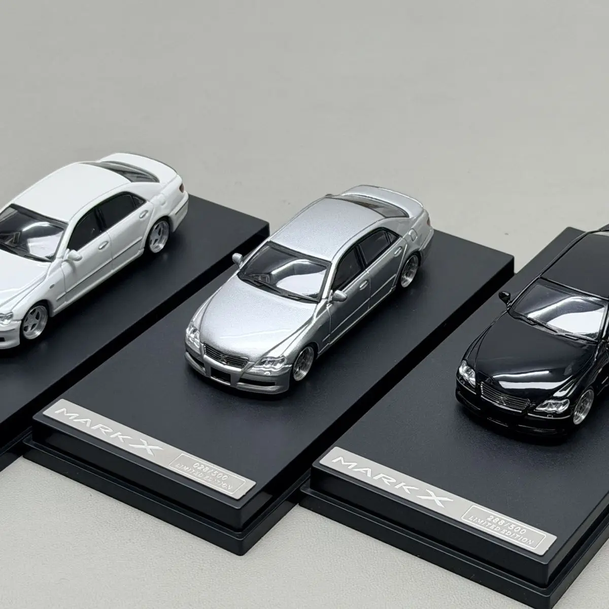 Flame 1:64 Mark X Reiz Alloy Car Model Diecasts & Vehicles Model Miniature Scale Model Car For Collection Gift