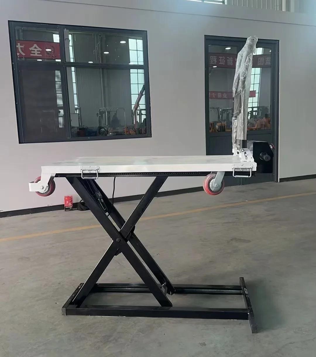 Portable electric self-loading trolleys and trolley level lifts hydraulic electric