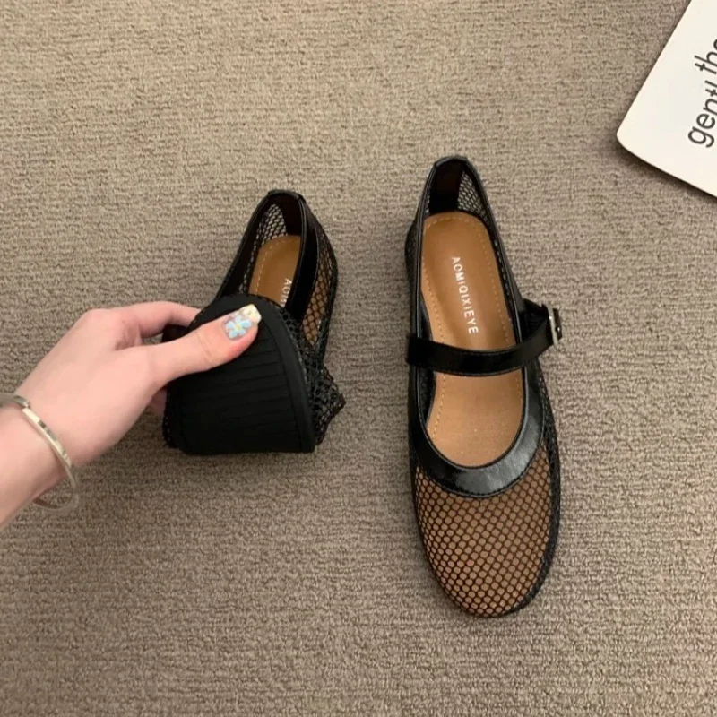 

Женские туфли на плоской подошве, дышащие сандалии на полой подошве, новинка лета 2024, модные туфли с сетчатым дизайном, повседневная прогулочная садовая обувь