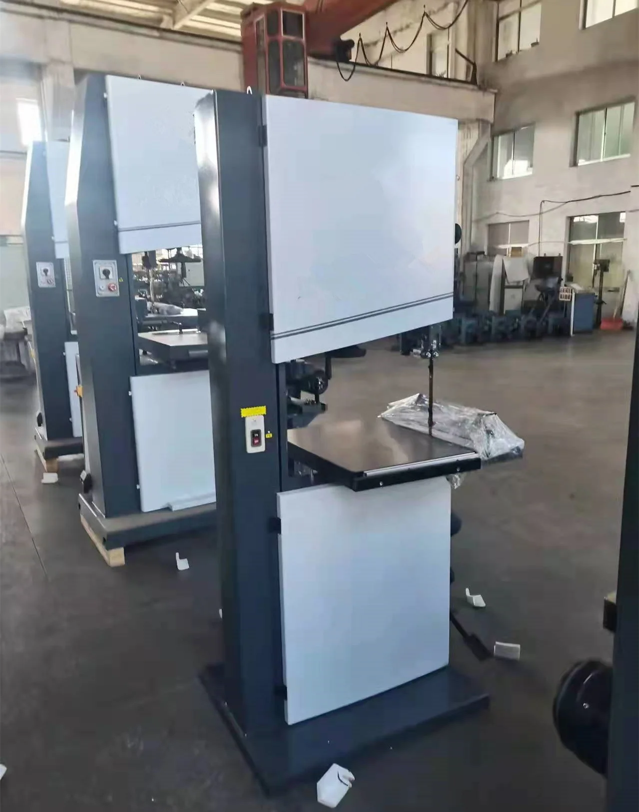 

400mm 500mm 600mm Fine Woodworking Wood Timber Board Vertical Cutting Table 45 Tilting Band Saw Blade Miter Bandsaw Machine CE