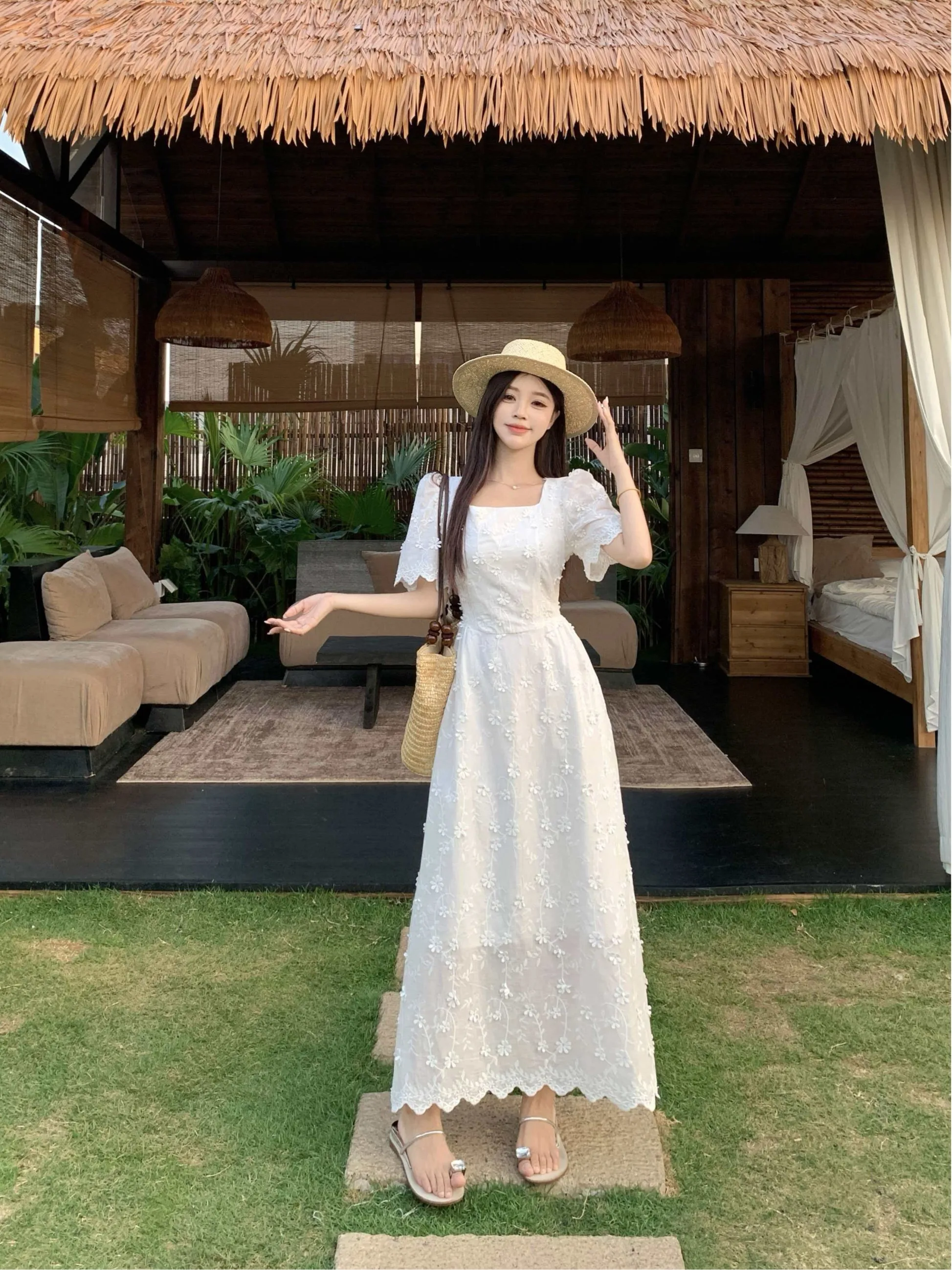 

plus Size Embroidered Short Sleeve Dress Square Collar Waist Cinching Slimming Design Knee-Length A-Line Skirt Summer New Style