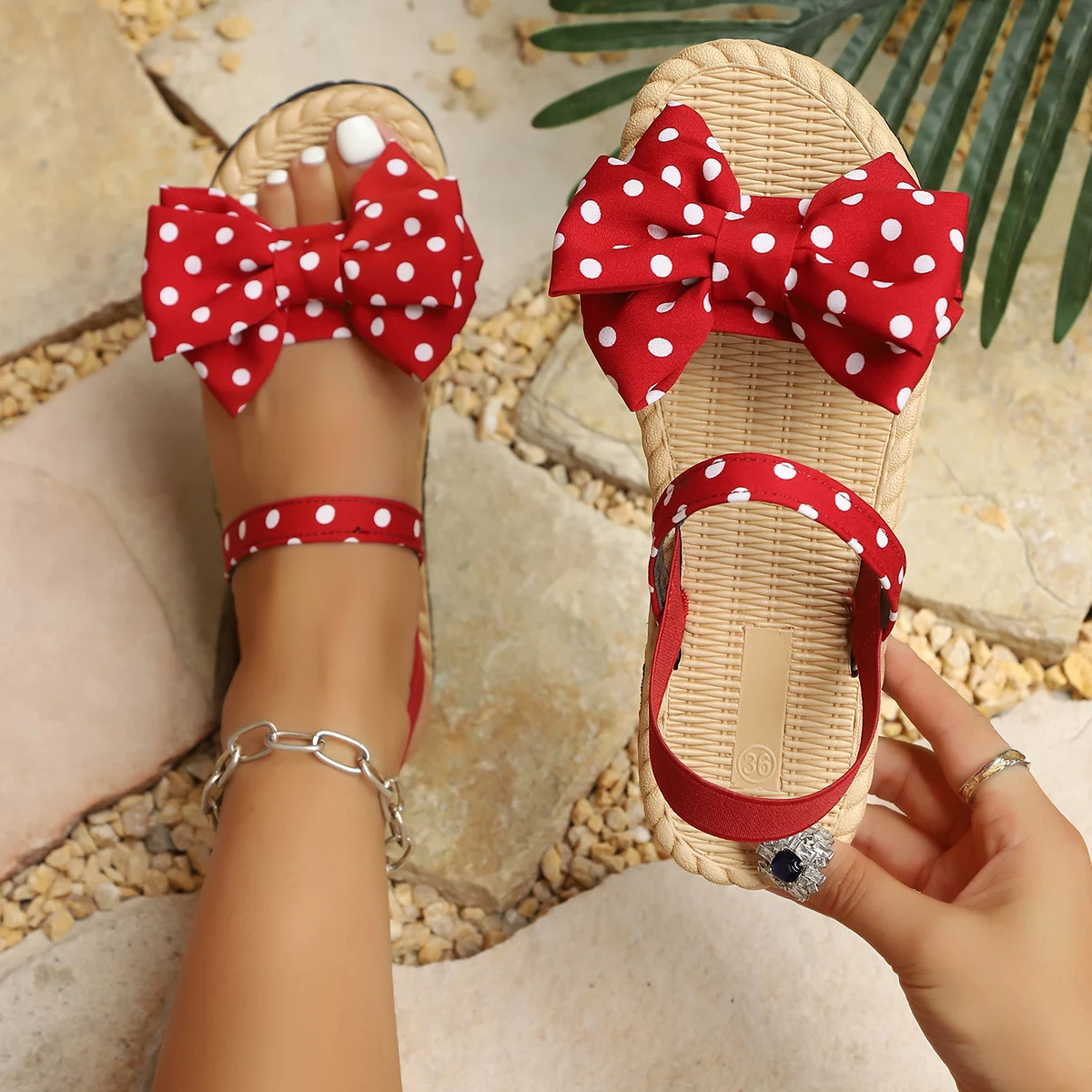 Damen-Sandalen mit elastischen Riemen – gepunktete Schleife, mehrfarbig, bequeme, stilvolle Sommer-Slip-On-Sandalen