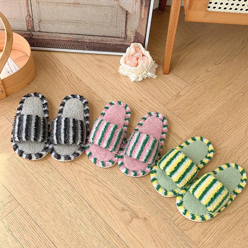 

Модные тапочки для девочек, осень-зима 2024, новая модель, модные нескользящие домашние теплые хлопковые тапочки с мягкой подошвой для малышей