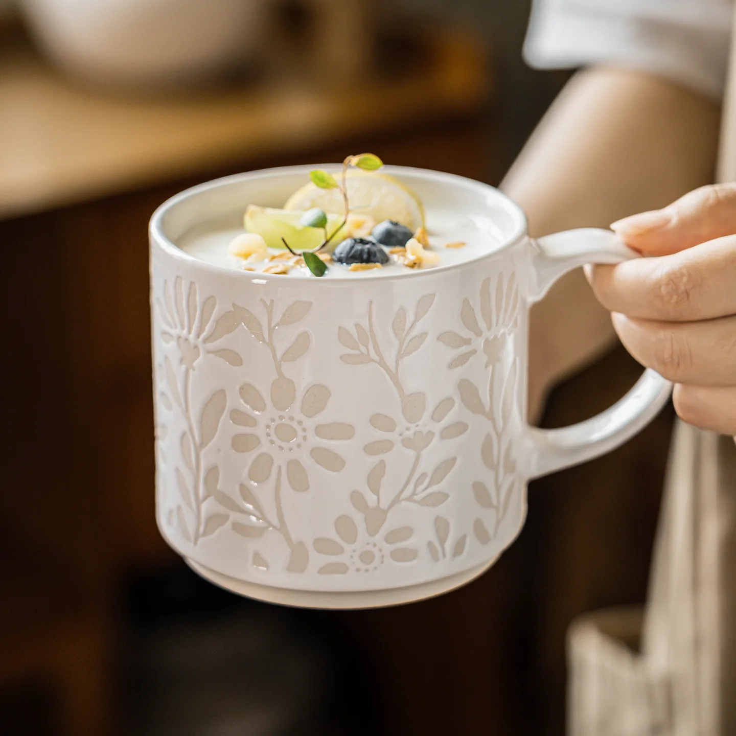 

Elegant Floral Relief Ceramic Mug for Home Office Breakfast Dessert High Value Cup