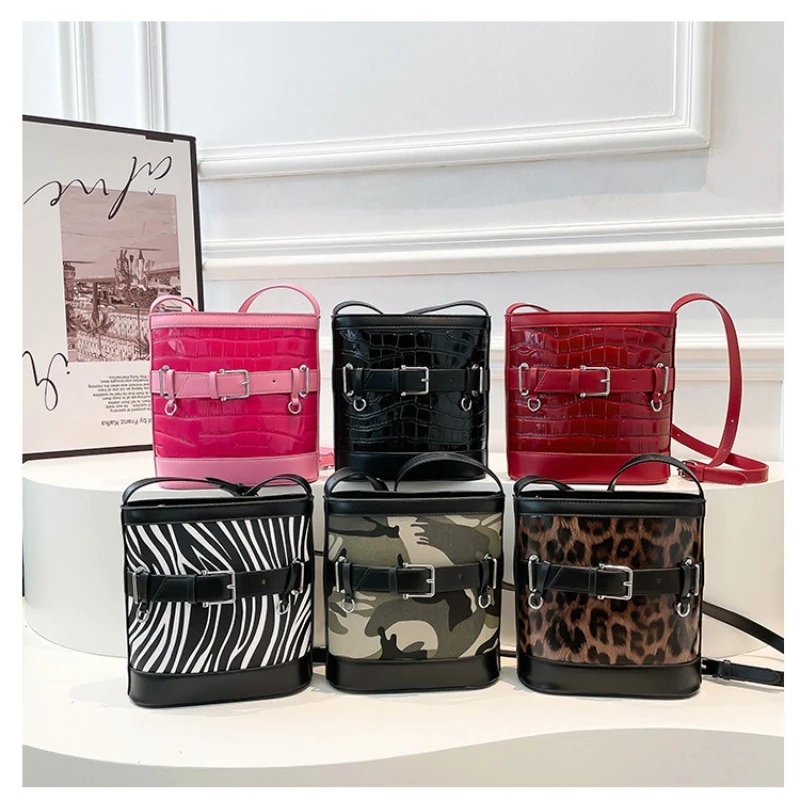 

PU Women Shoulder Bag Bucket Bags for Women Fashionable Purses and Handbags Causal Female Handbag with Zipper