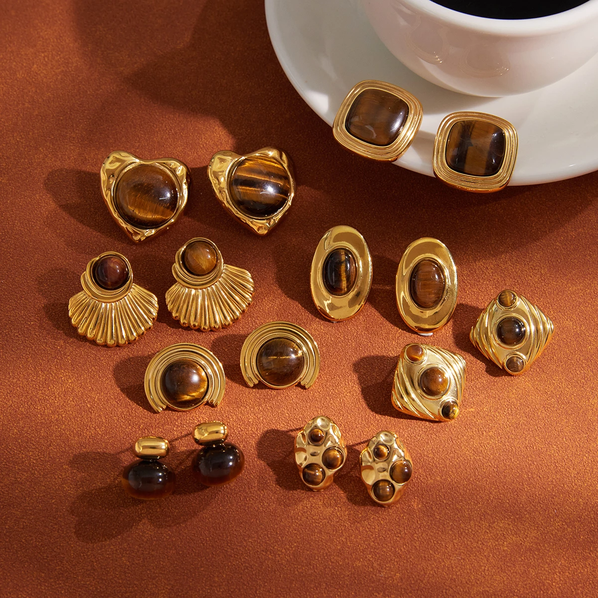 Uworld Vintage 18 Karat vergoldet Farbe Bernstein Harz Geometrische Ohrringe für Frauen Edelstahl Ohrstecker Schmuck Geschenke 2026