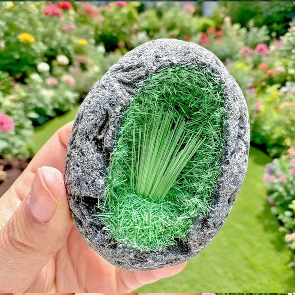 1pc Random Raw Green Hematite Magnetite with Quartz Crystal Cluster Raw Stone Egg-Shaped Mineral for Home Decor,  Mineral Collec