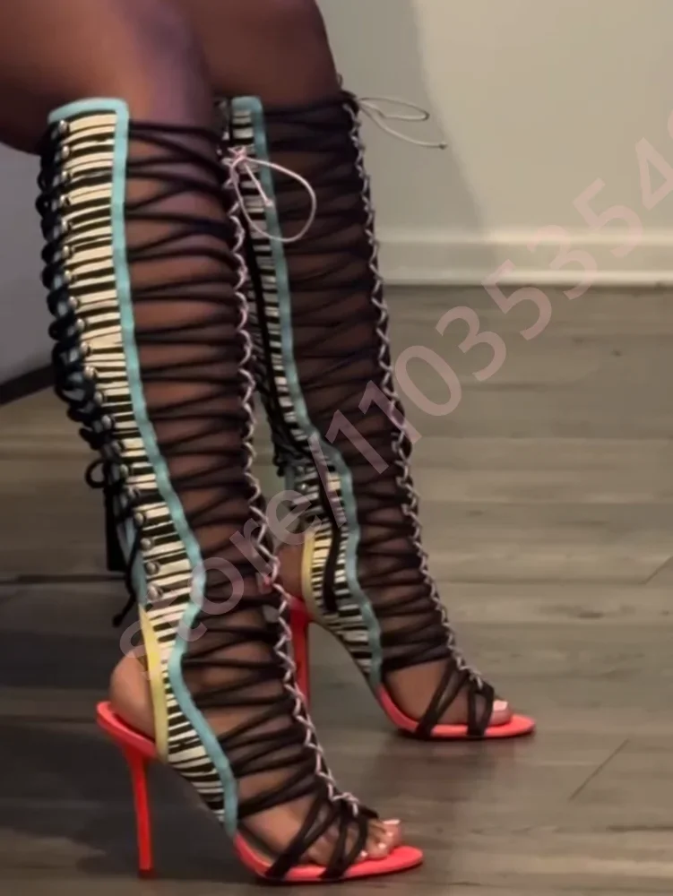 

Летние пикантные женские ботинки с полым ремешком, новинка 2025, модные вечерние повседневные римские подиумные ботинки с открытым носком, стильные сапоги до середины икры на шпильке